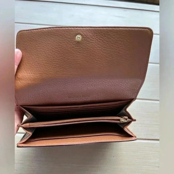 MICHAEL MICHAEL KORS Brown Leather Fulton Flap Continental Wallet - Picture 4 of 12